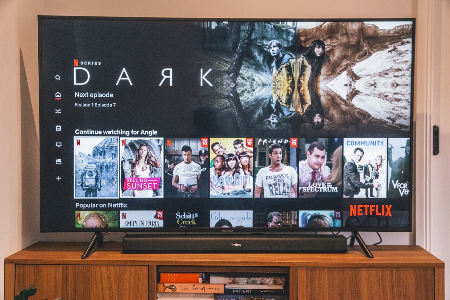 Comparing Streaming Services for UK Smart TVs